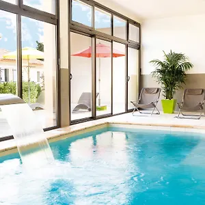 https://lagrange-confort-loustau-de-sorgue.fr-provencehotel.com